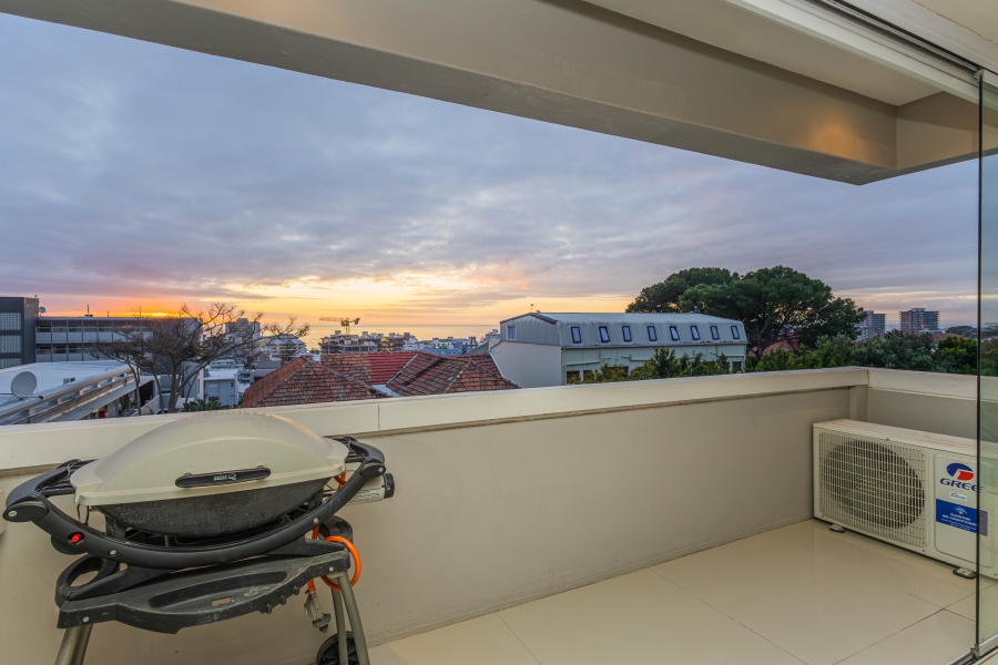 To Let 3 Bedroom Property for Rent in Sea Point Western Cape